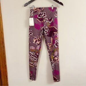 Maaji Purple Floral Print High Rise Athletic Leggings NEW Size Medium